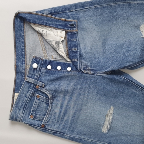 LEVI'S 501 Riveted Distressed Skinny Filiforme Jeans - Picture 10 of 14